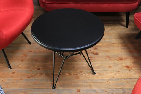Club table with wire base