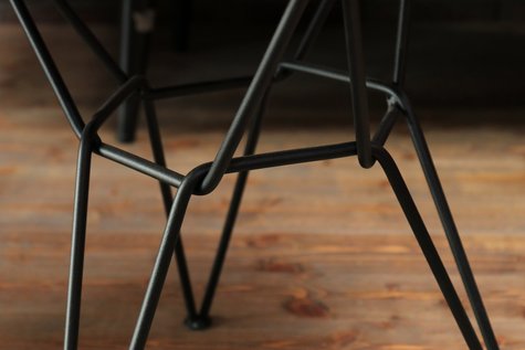 Club table with wire base